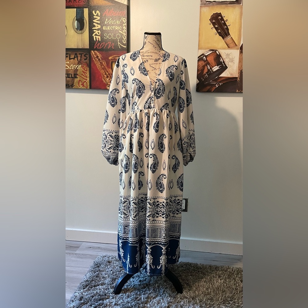 Shein Blue and white maxi dress size medium